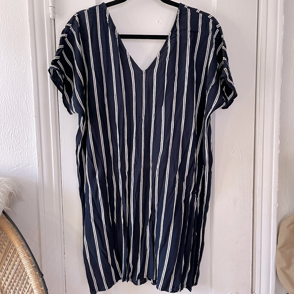 Navy & Crème Silky Dolmon Sleeve Mini with Button Back Detail